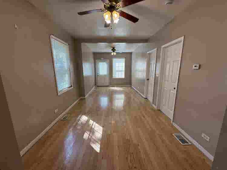 Room In Chicago Heights