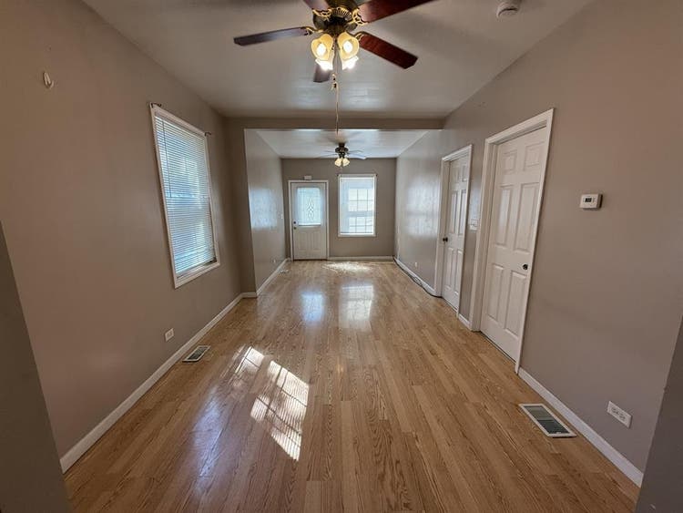 Room In Chicago Heights