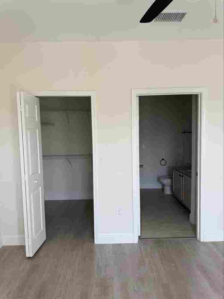 Large Room for Rent