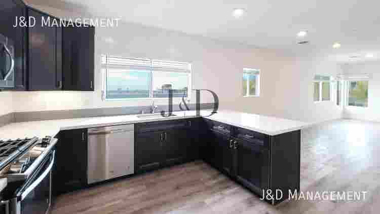 Townhome W/ Garage & Ocean Views