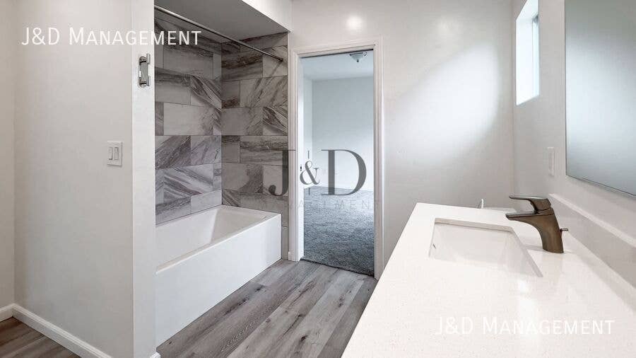 Townhome W/ Garage & Ocean Views