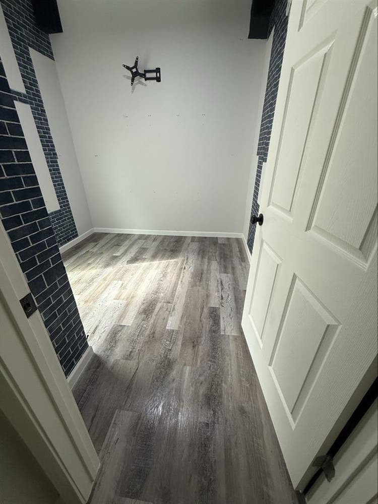 Room for rent-Private Bath