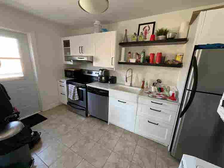 Single Room Sublet in 2 Bed Place!