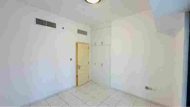 Private Room w/ Balcony, bills incl