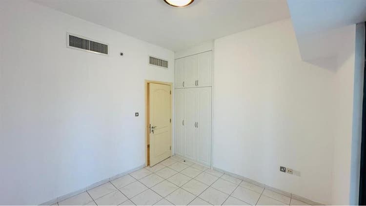 Private Room w/ Balcony, bills incl