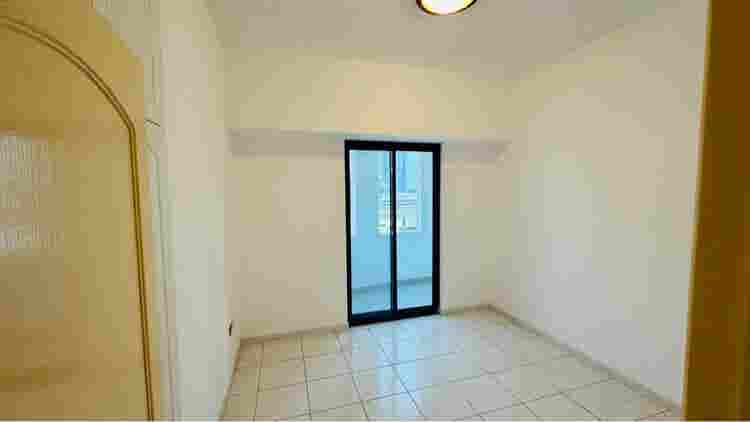 Private Room w/ Balcony, bills incl