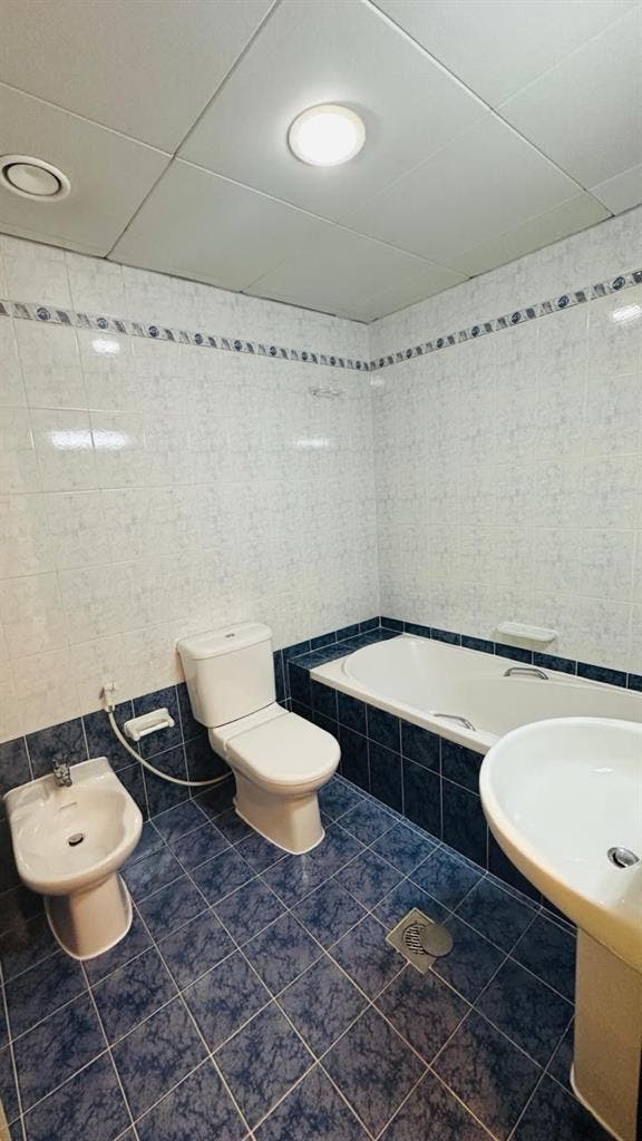 Private Room w/ Balcony, bills incl