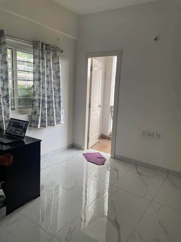 3bhk semi furnished