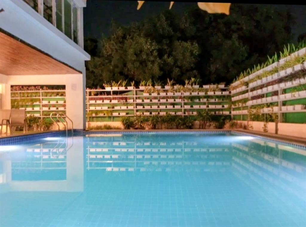 3bhk semi furnished