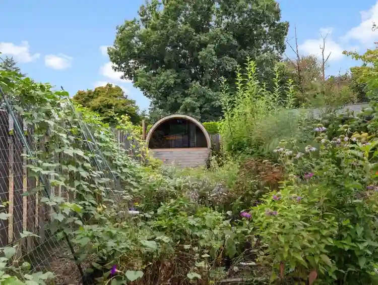 Entire Private Upstairs