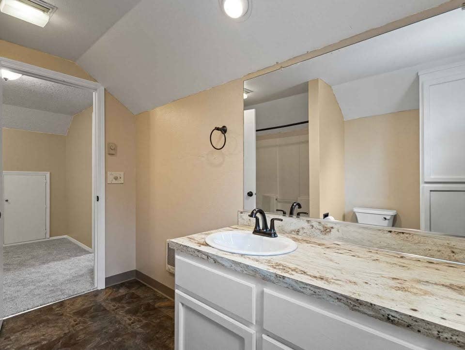 Entire Private Upstairs