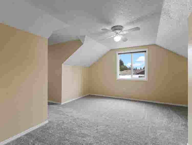 Entire Private Upstairs