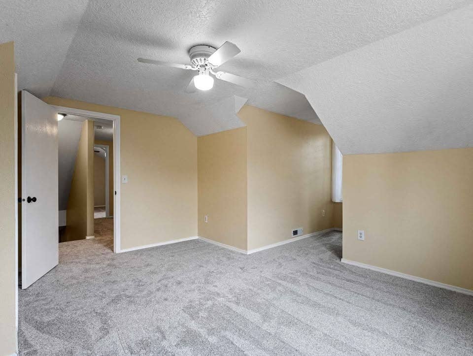 Entire Private Upstairs