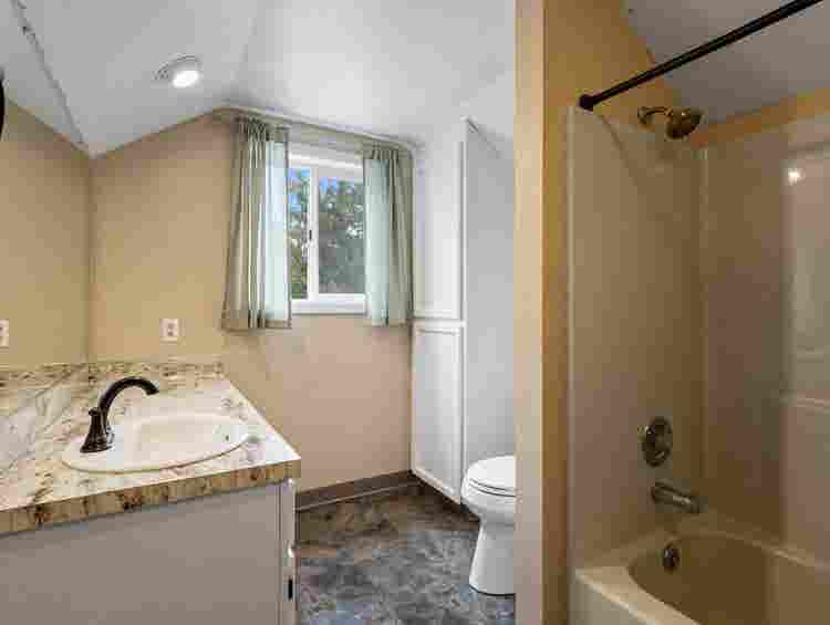 Entire Private Upstairs