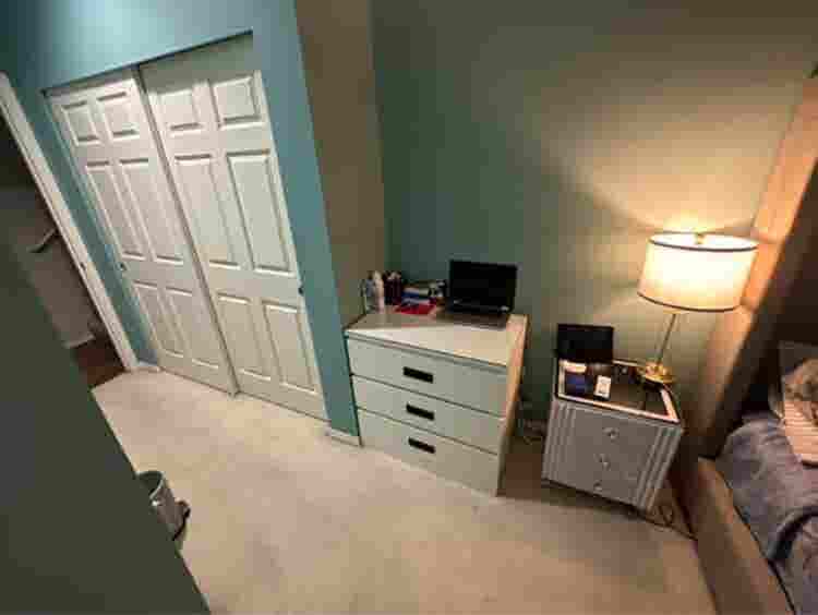 Find Roommate in Renton