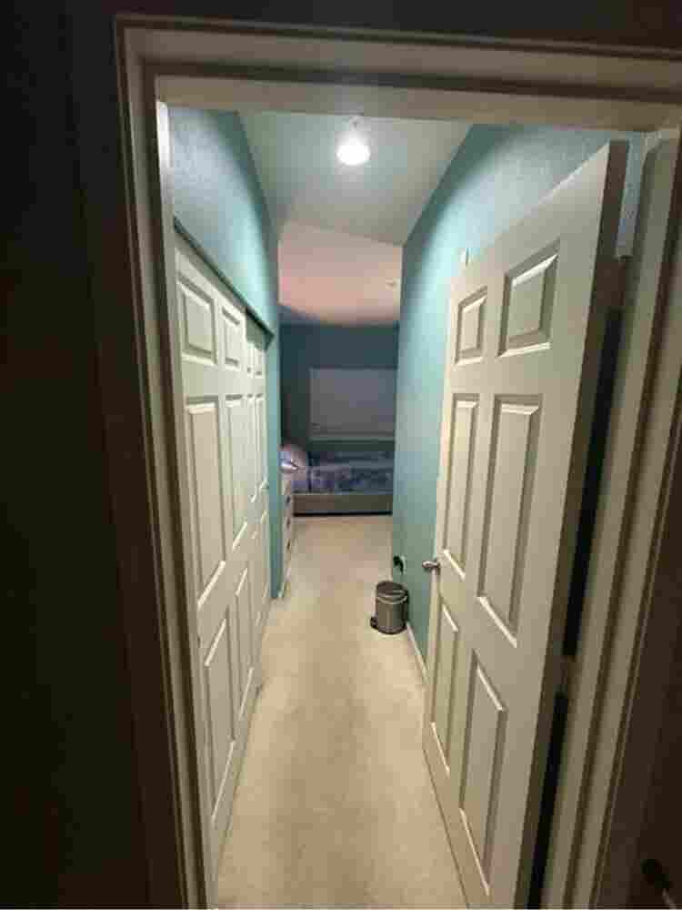Find Roommate in Renton