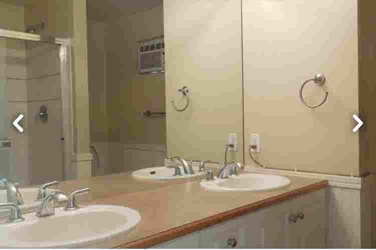Find Roommate in Renton