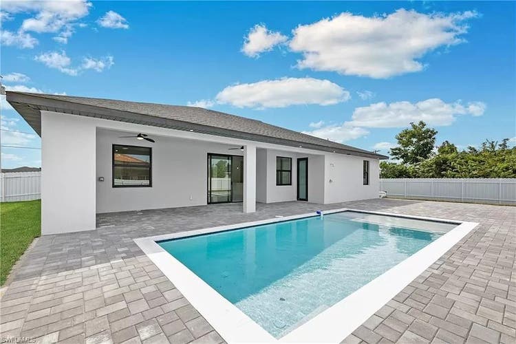 Clean Modern Home with Pool