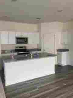 Looking for roomates in 77049