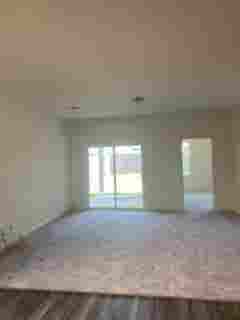 Looking for roomates in 77049