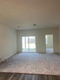Looking for roomates in 77049
