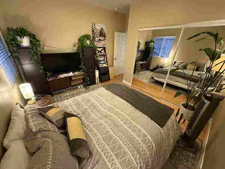 Big room & private bath