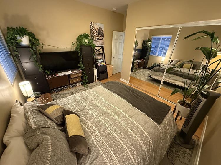 Big room & private bath