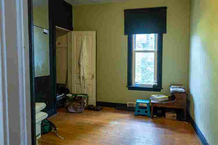Room in cute house in Midtown