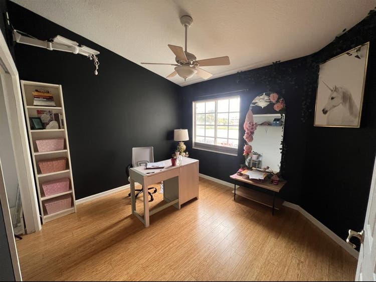 2 rooms available mid October