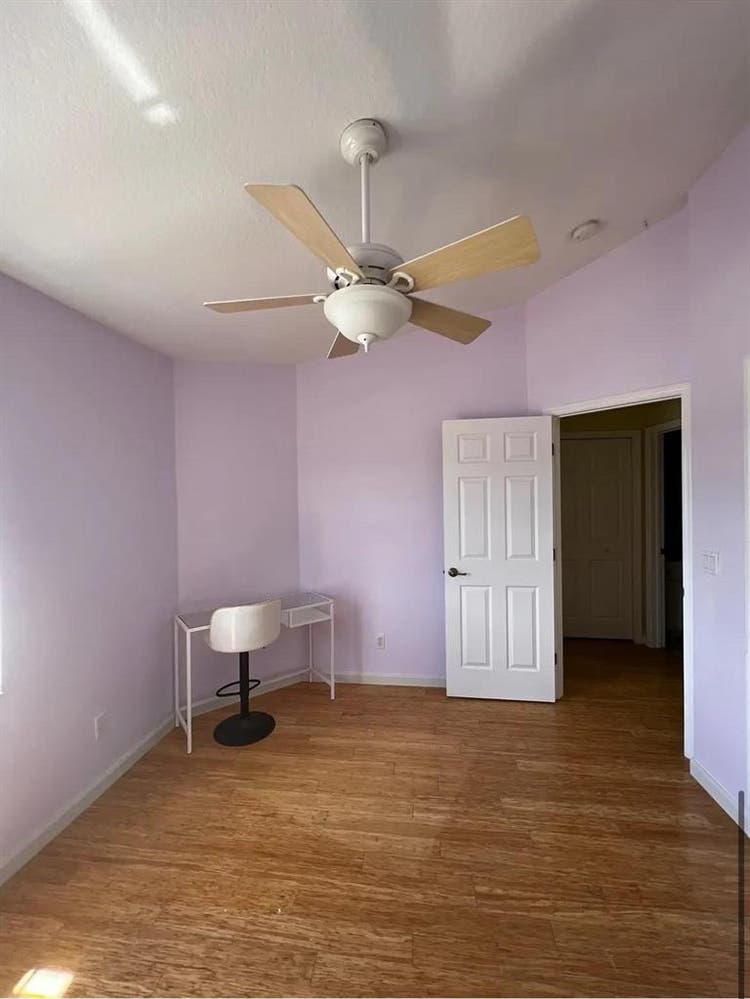 2 rooms available mid October