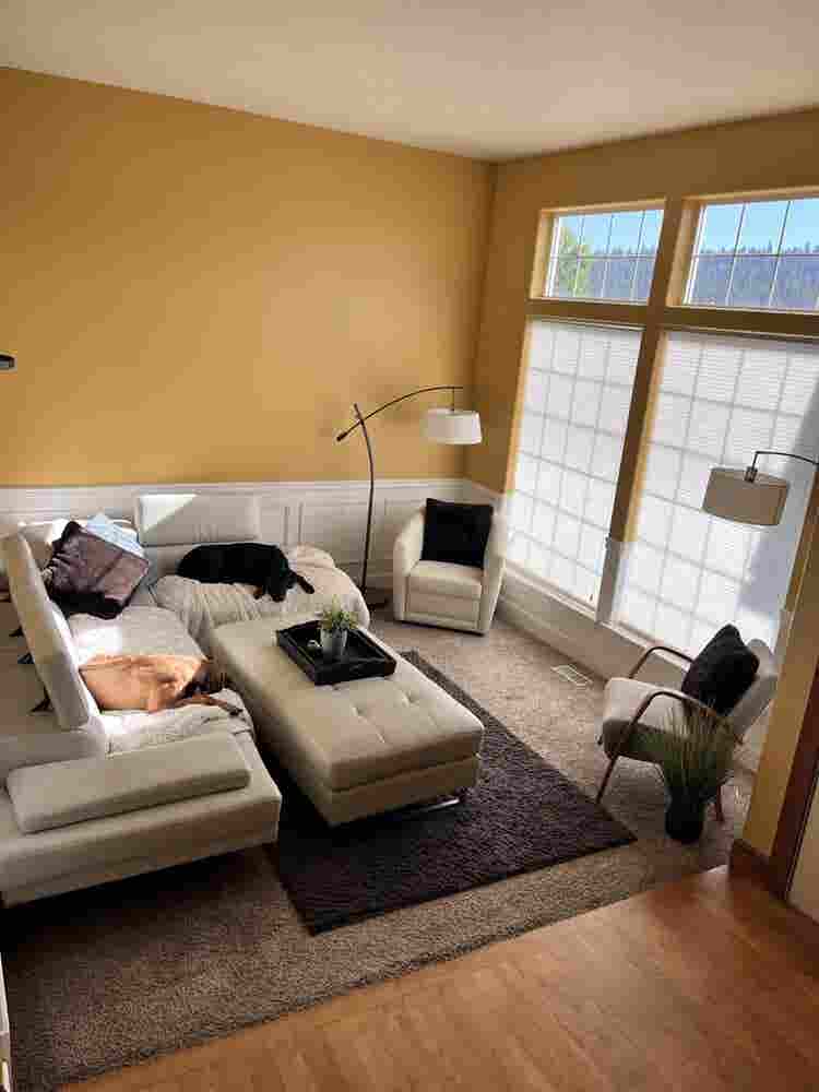 3 rooms for 3 single female renters