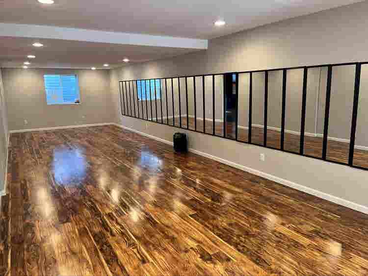 3 rooms for 3 single female renters