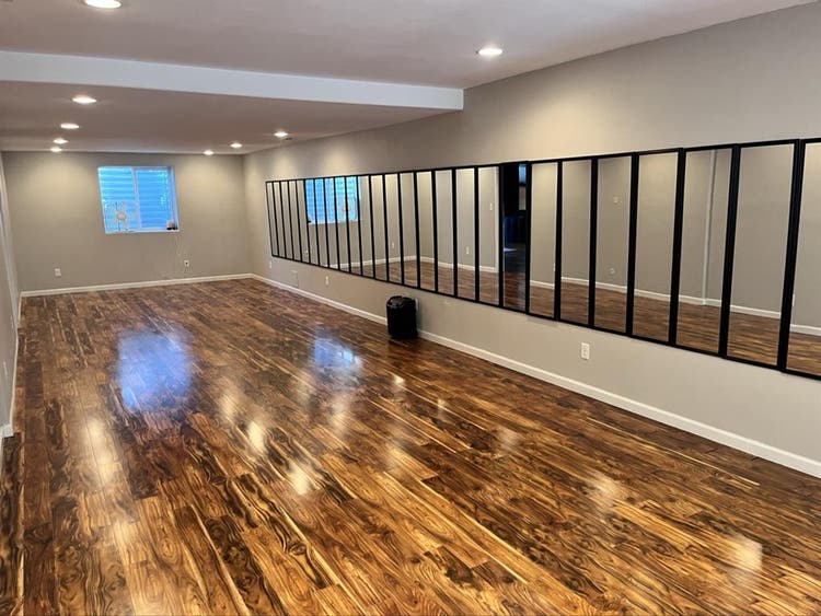 3 rooms for 3 single female renters