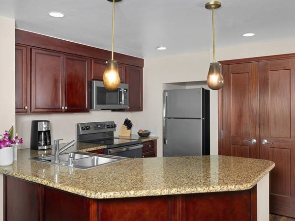 WAIKIKI ILIKAI Marina Beach 1bed