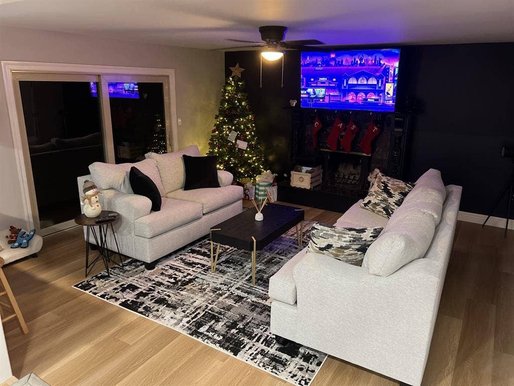 Seeking Female Roommate