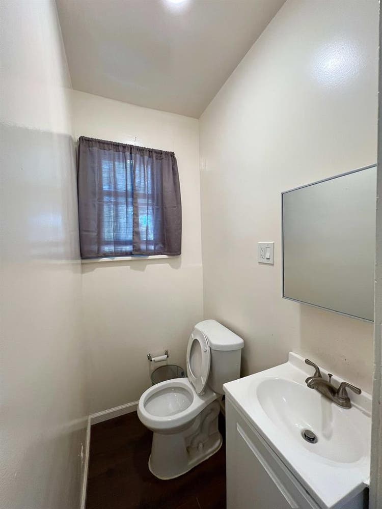 1 room available $