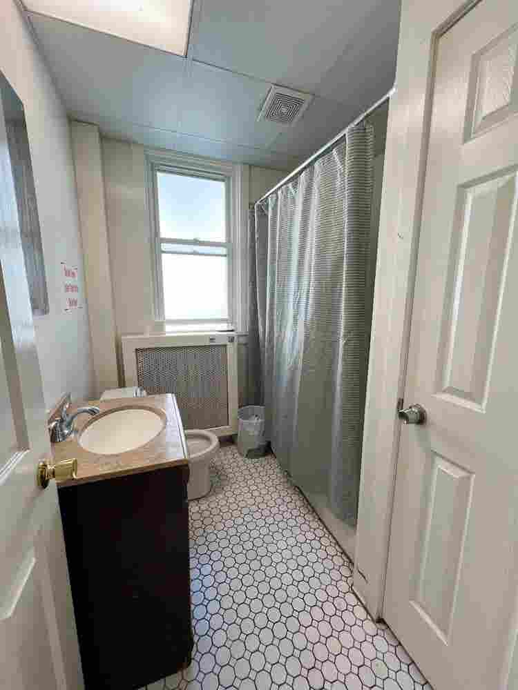 1 room available $