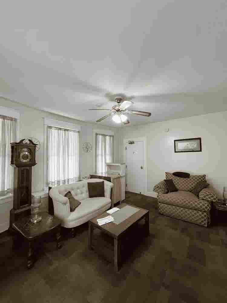 1 room available $