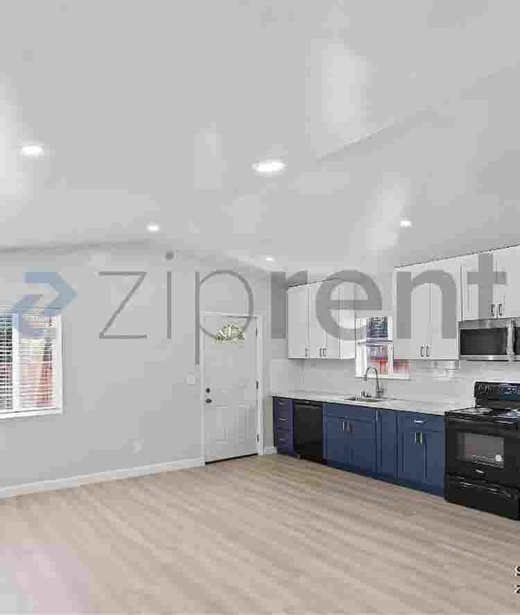 Charming & modern rental property