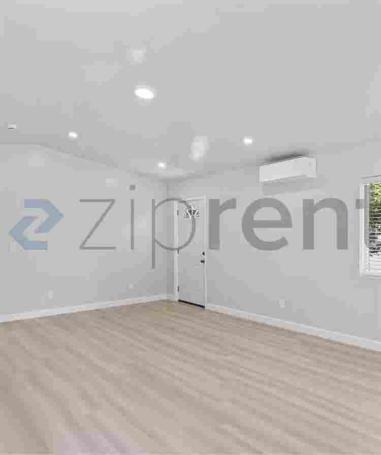 Charming & modern rental property
