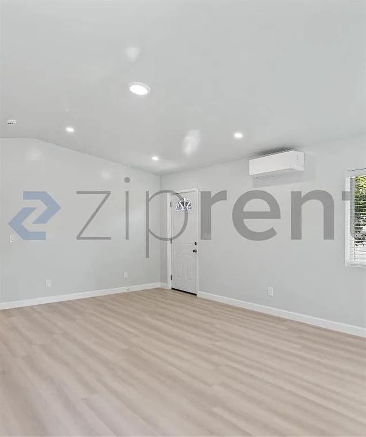 Charming & modern rental property