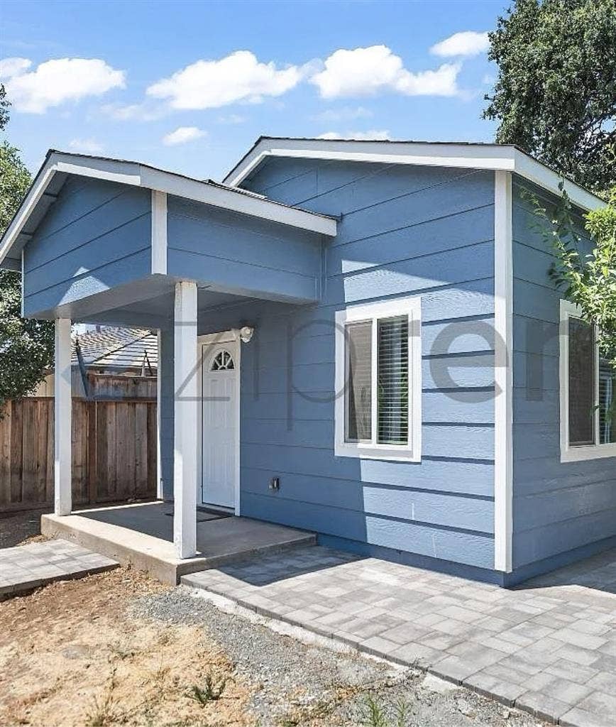 Charming & modern rental property
