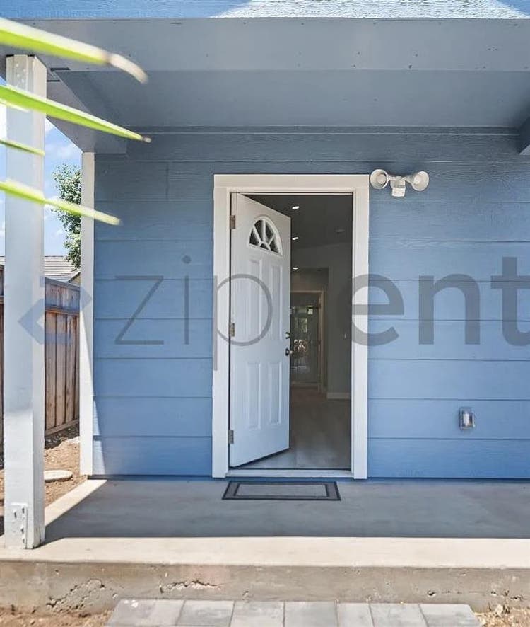 Charming & modern rental property