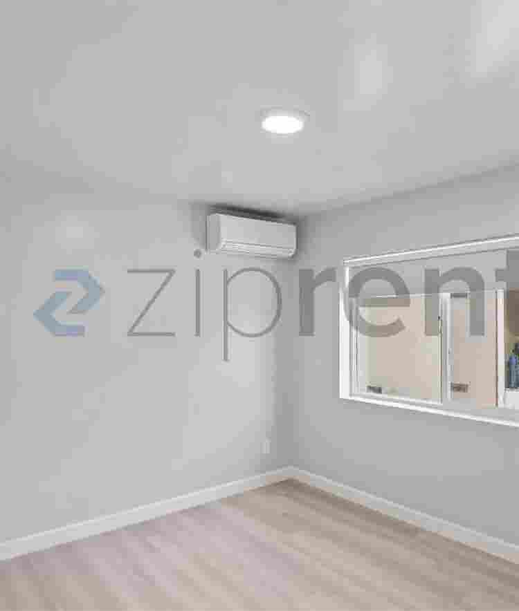 Charming & modern rental property