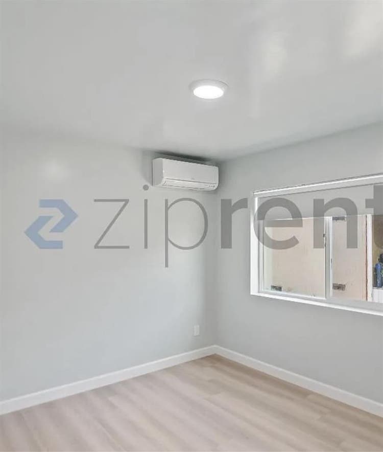 Charming & modern rental property