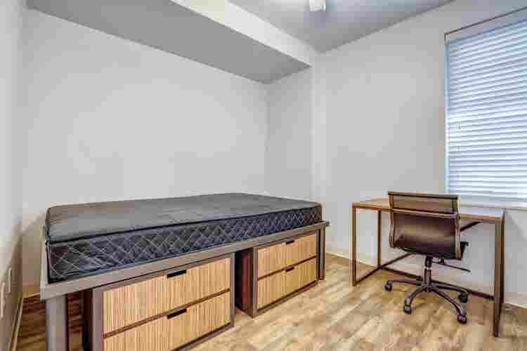 ROOM SUBLEASE  VANDY DOWNTOWN