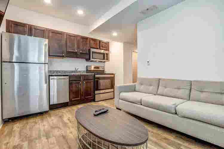 ROOM SUBLEASE  VANDY DOWNTOWN