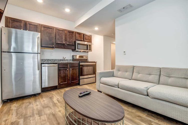 ROOM SUBLEASE VANDY DOWNTOWN