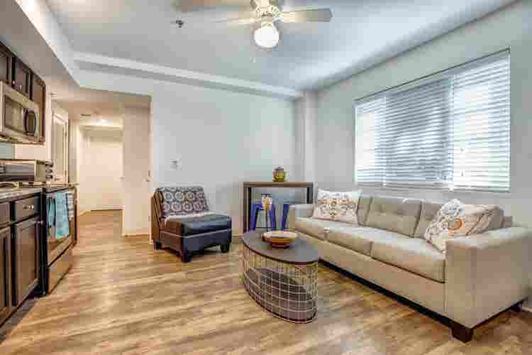 ROOM SUBLEASE  VANDY DOWNTOWN