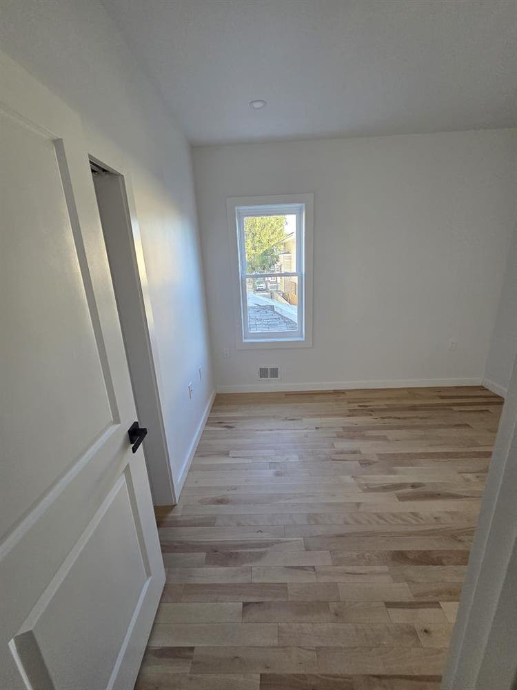 Bedroom to Share Common Area